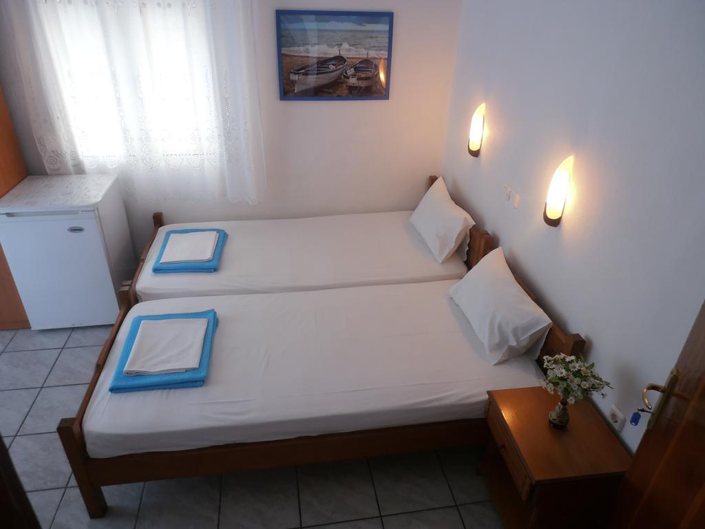 Rooms Ntontas พริโนส ห้อง รูปภาพ